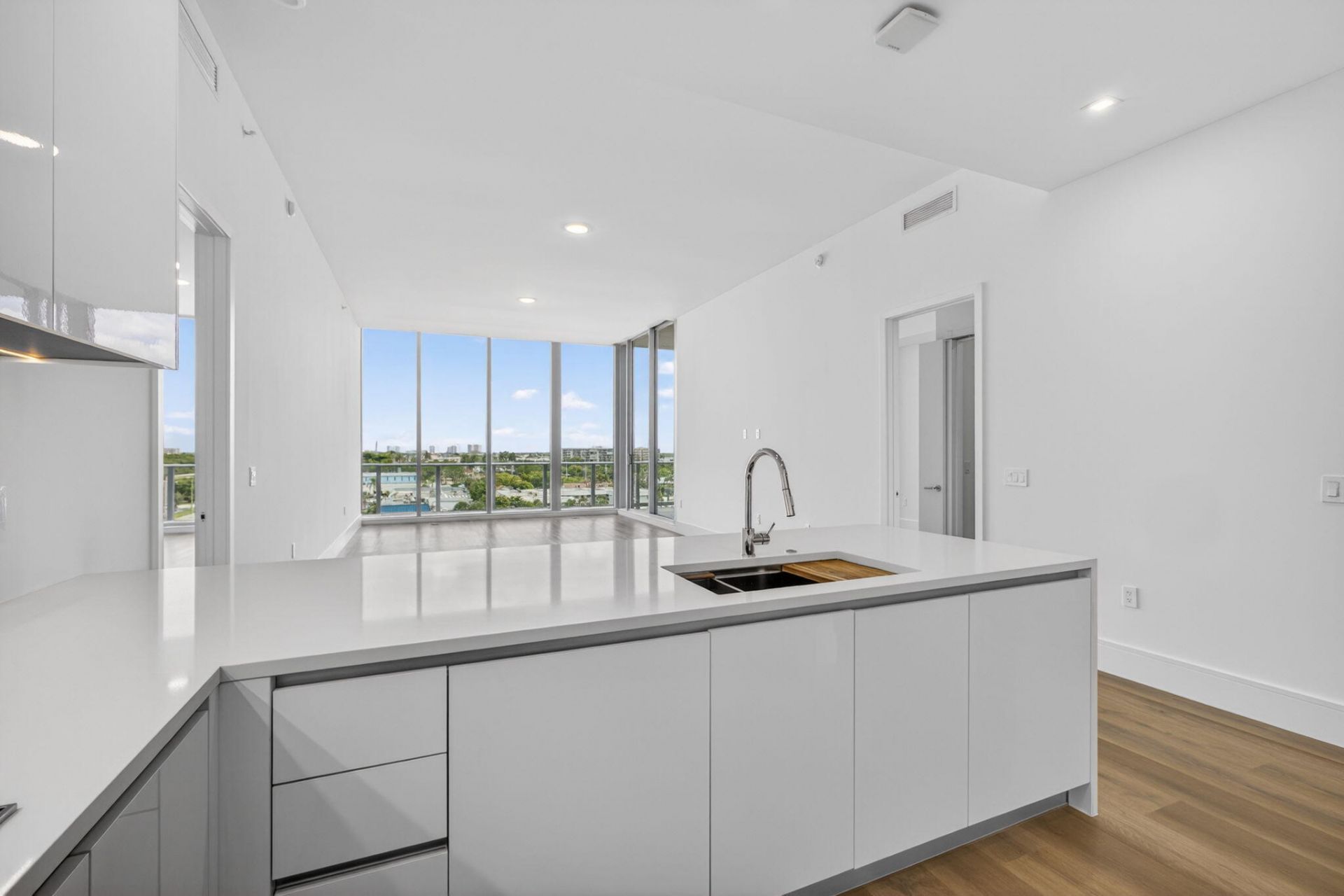220 Lake Shore Drive, Unit 617, Lake Park, FL 33403 Photo