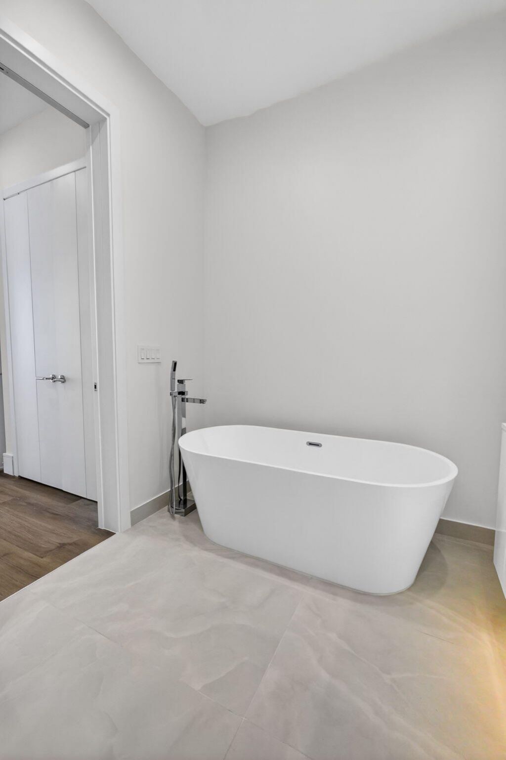 220 Lake Shore Drive, Unit 617, Lake Park, FL 33403 Photo