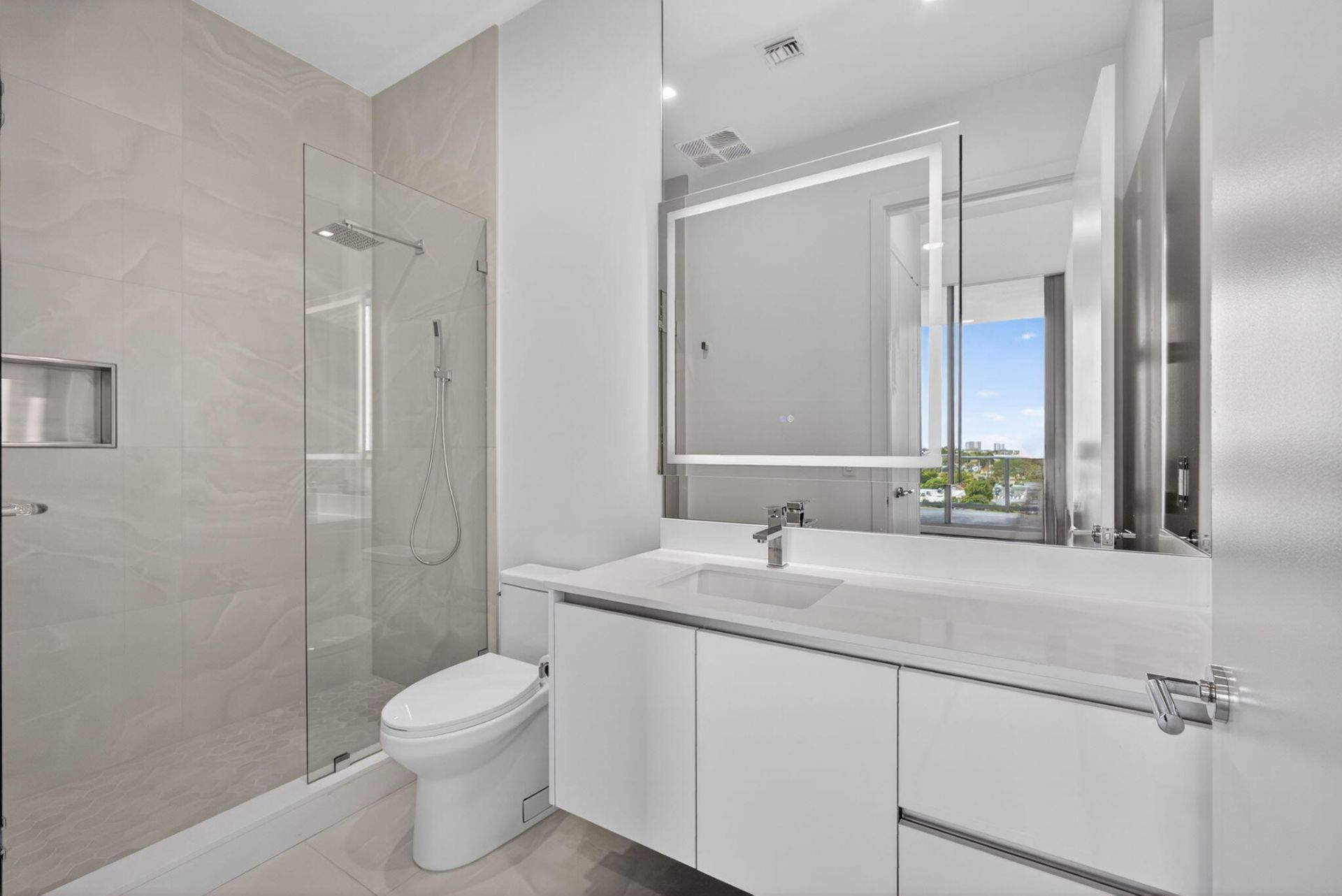 220 Lake Shore Drive, Unit 617, Lake Park, FL 33403 Photo