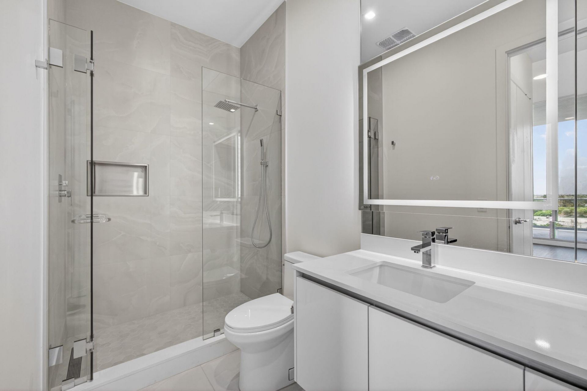 220 Lake Shore Drive, Unit 617, Lake Park, FL 33403 Photo