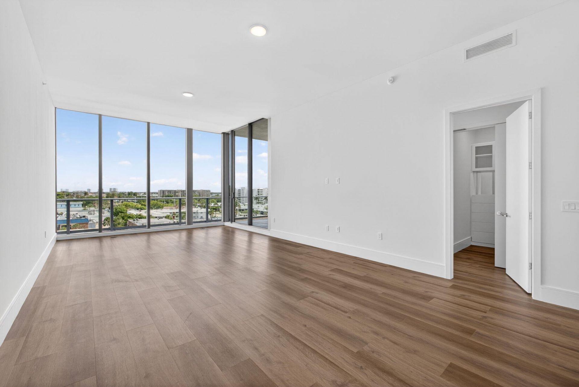 220 Lake Shore Drive, Unit 617, Lake Park, FL 33403 Photo