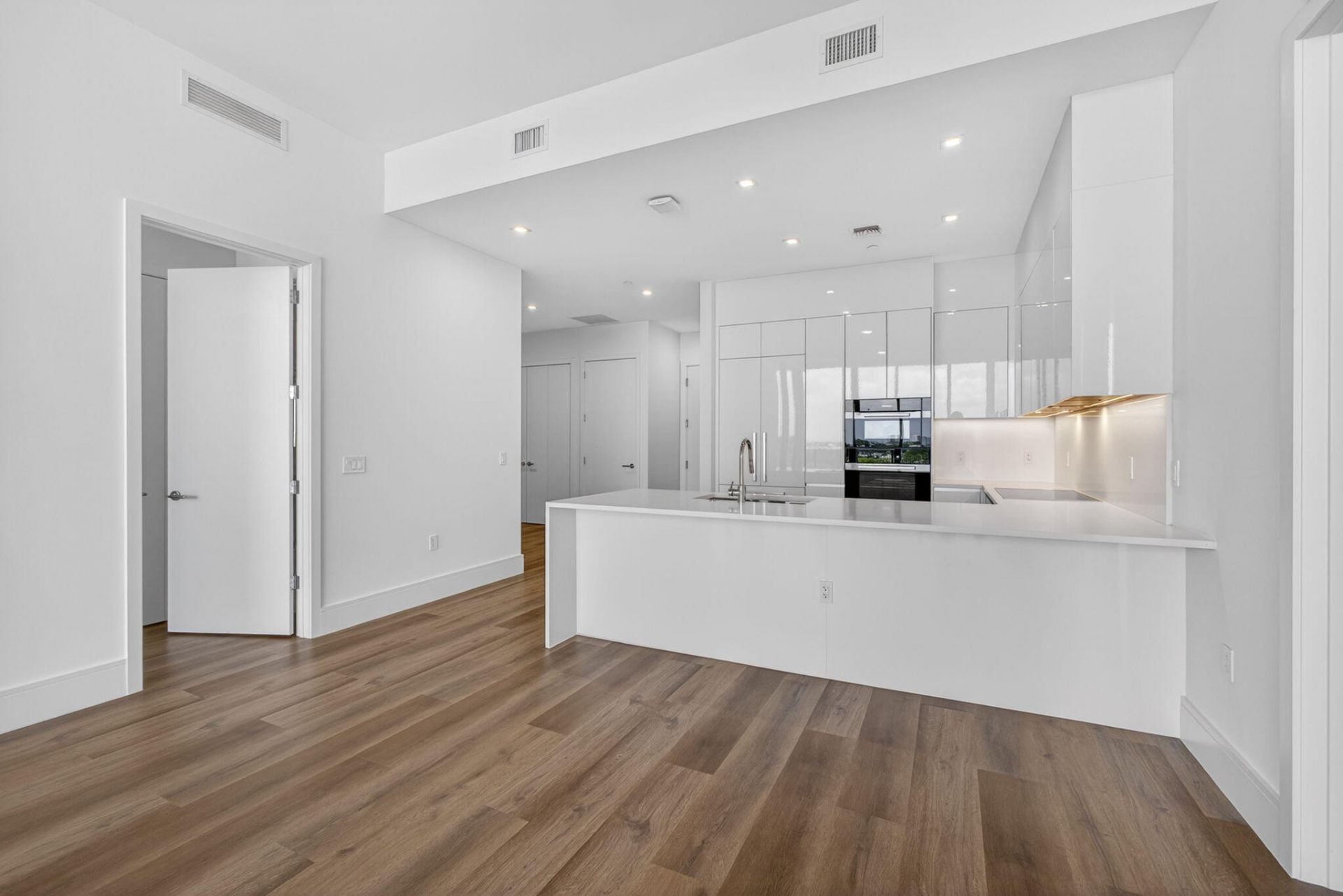 220 Lake Shore Drive, Unit 617, Lake Park, FL 33403 Photo