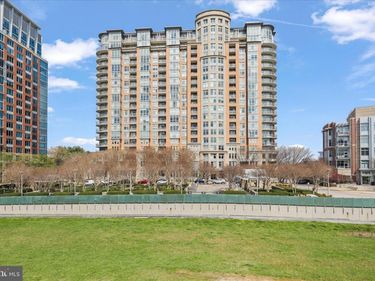 8220 CRESTWOOD HEIGHTS DRIVE, Unit 206, MCLEAN, VA 22102