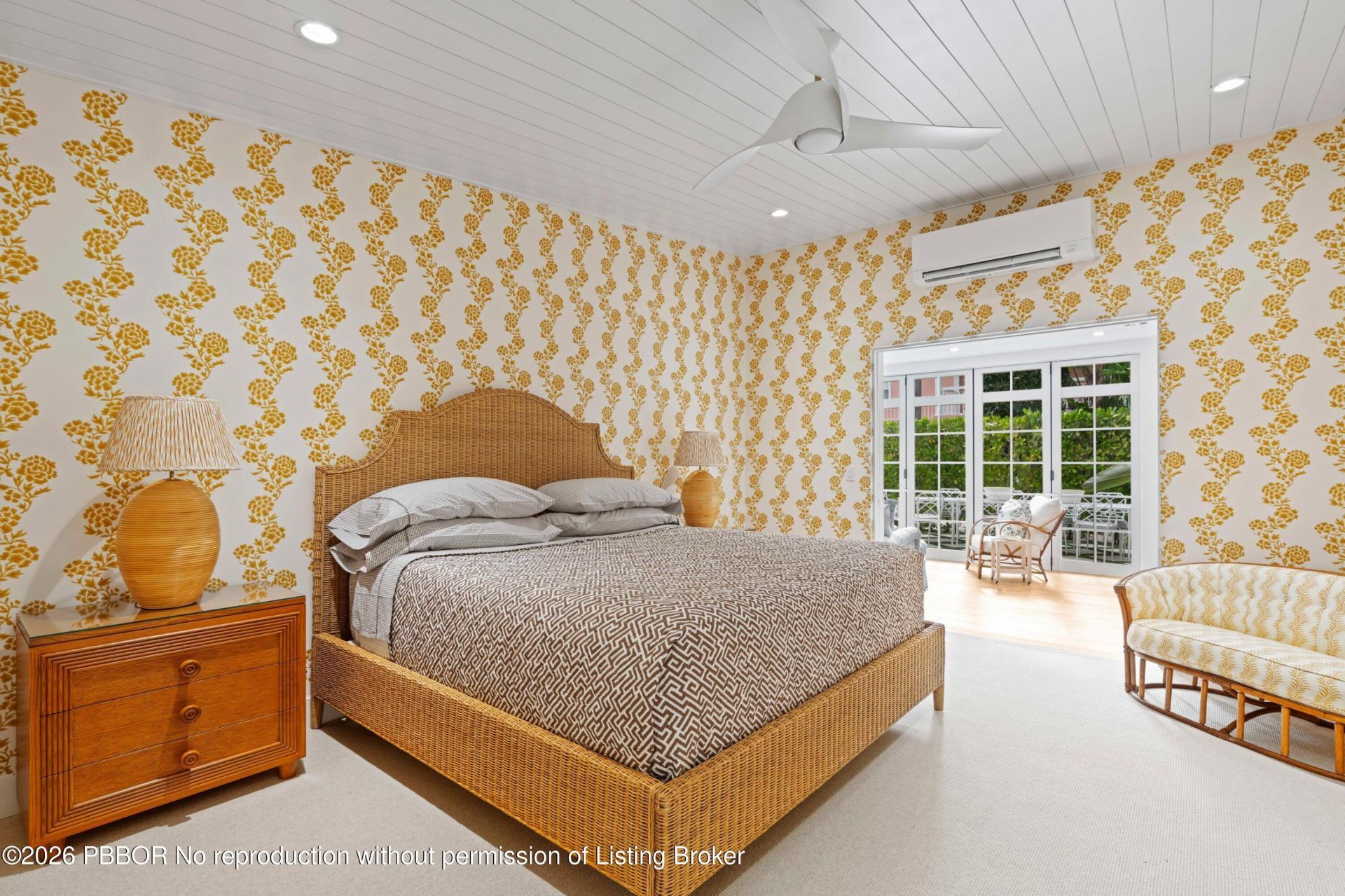 142 Peruvian Avenue, Unit 102, Palm Beach, FL 33480 Photo