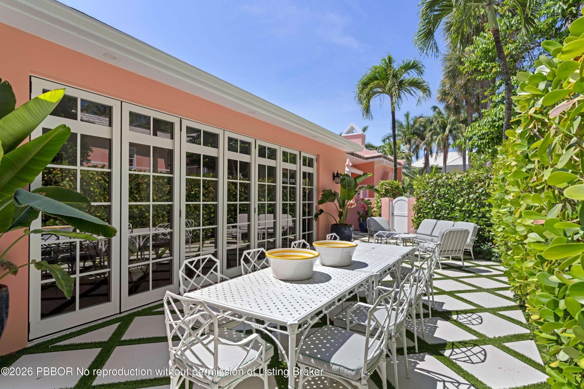 142 Peruvian Avenue, Unit 102, Palm Beach, FL 33480 Photo