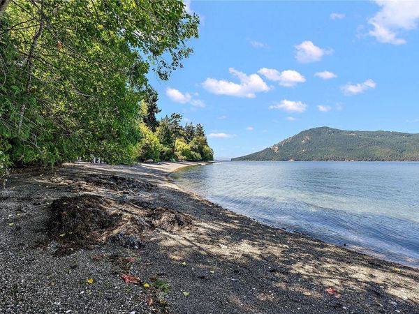 1356 Lands End Rd , North Saanich, BC V8L 5K1