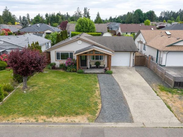 740 Phillips St , Parksville, BC V9P 1A7