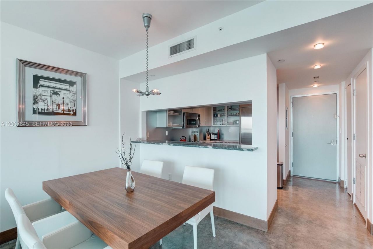 540 West Ave, Unit 2112, Miami Beach, FL 33139 Photo