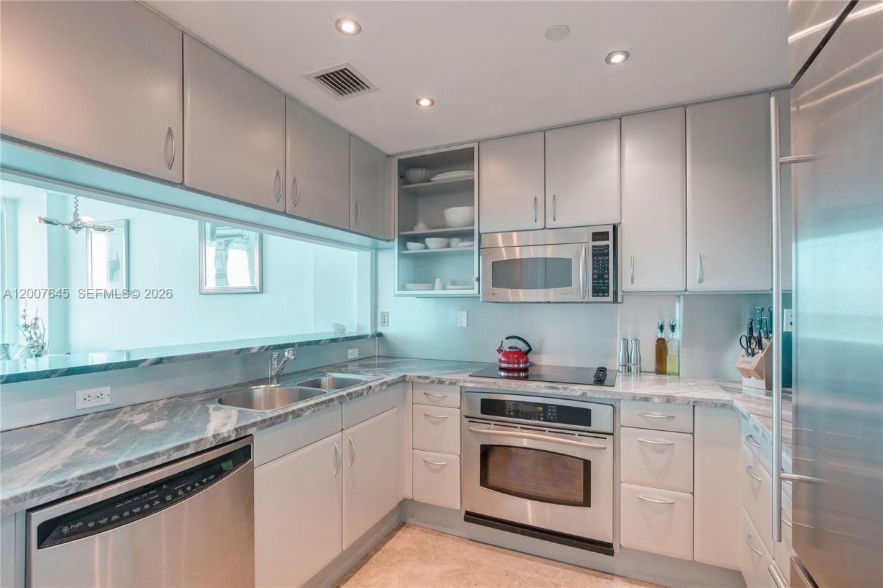 540 West Ave, Unit 2112, Miami Beach, FL 33139 Photo