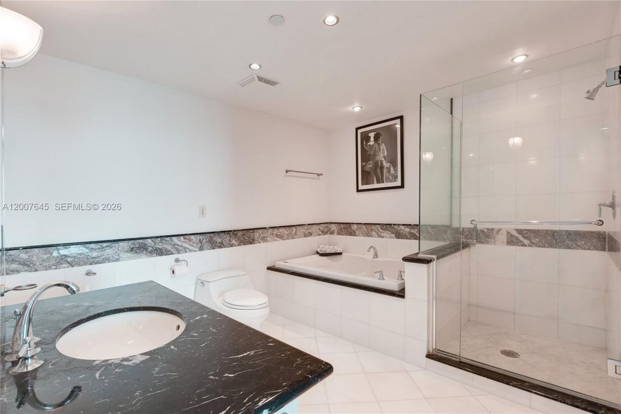 540 West Ave, Unit 2112, Miami Beach, FL 33139 Photo