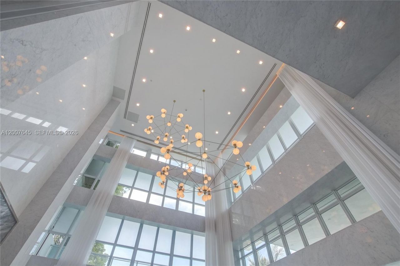 540 West Ave, Unit 2112, Miami Beach, FL 33139 Photo