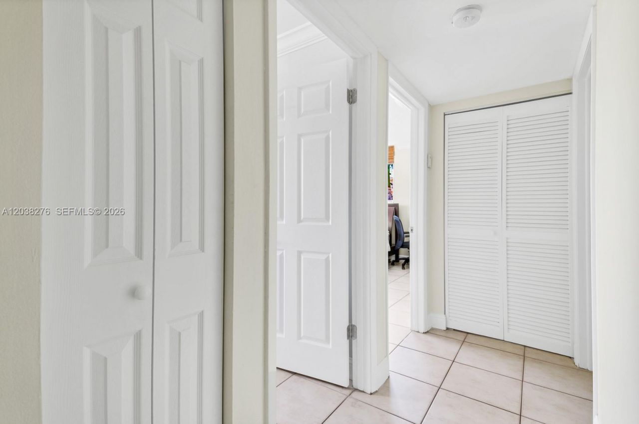1605 Bay Rd , Unit 308, Miami Beach, FL 33139 Photo
