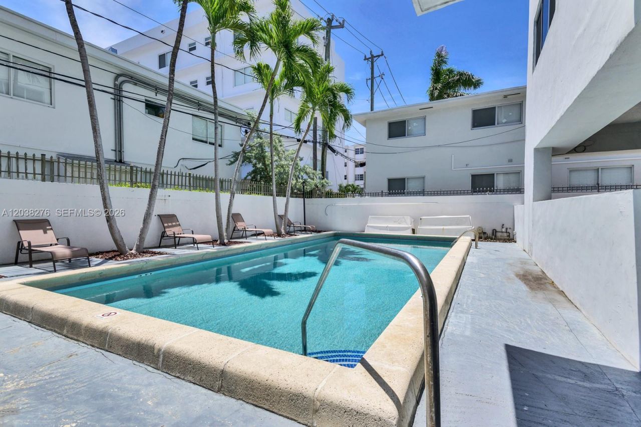 1605 Bay Rd , Unit 308, Miami Beach, FL 33139 Photo