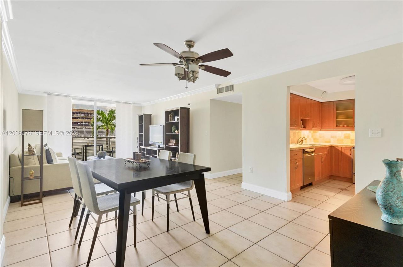 1605 Bay Rd , Unit 308, Miami Beach, FL 33139 Photo