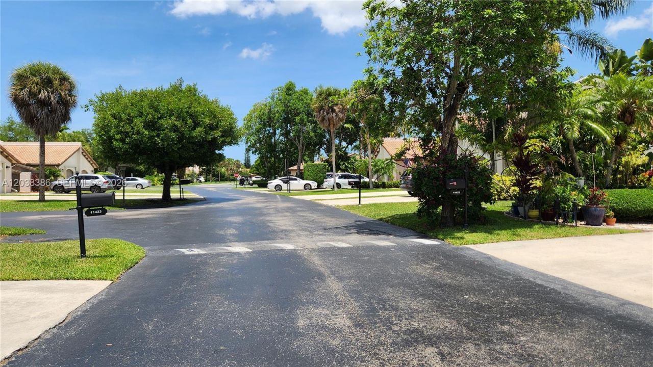 11425 SW 87th Ter, Miami, FL 33173 Photo