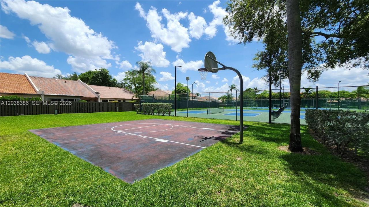 11425 SW 87th Ter, Miami, FL 33173 Photo
