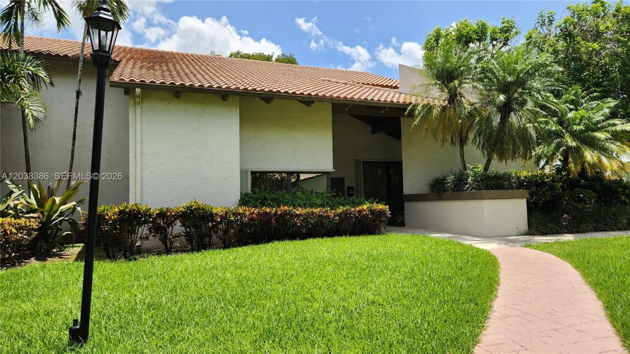 11425 SW 87th Ter, Miami, FL 33173 Photo