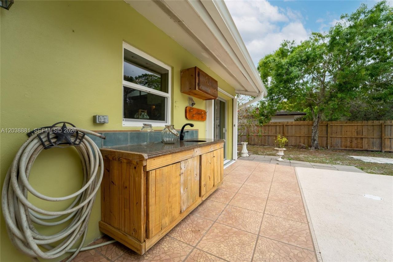 607 N Coconut Ave N , Unit 607, Port Saint Lucie, FL 34952 Photo