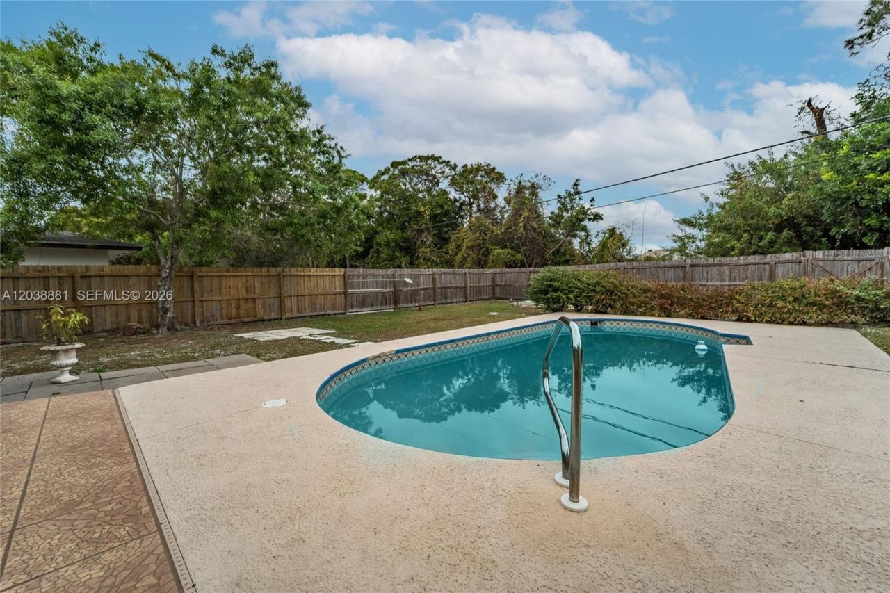 607 N Coconut Ave N , Unit 607, Port Saint Lucie, FL 34952 Photo