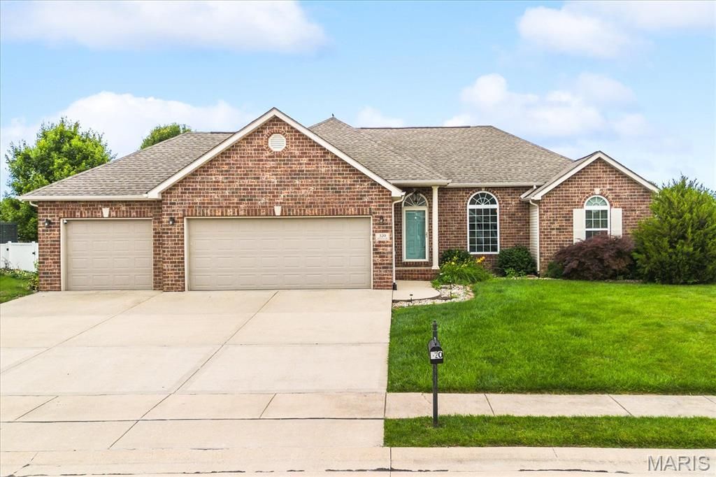 320 Aberdeen Drive, Glen Carbon, IL 62034 Main Photo
