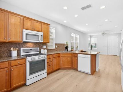 114 Barnhill Dr, Folsom, CA 95630 Photo