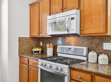 114 Barnhill Dr, Folsom, CA 95630 Photo