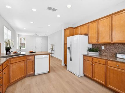 114 Barnhill Dr, Folsom, CA 95630 Photo