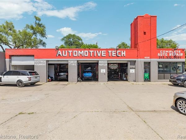 10200 Whittier Street , Detroit, MI 48224
