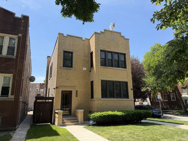 4957 W Sunnyside Avenue , Unit 2, Chicago, IL 60630