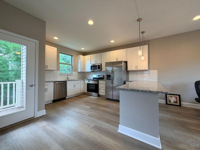 381 Cityscape West Drive, Cincinnati, OH 45205 Photo 2