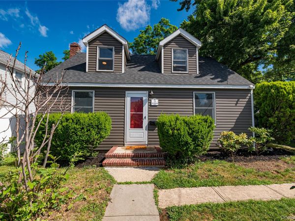 75 W Pulaski Road , Huntington Station, NY 11746