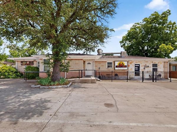 7224 Glenview Drive, Richland Hills, TX 76180
