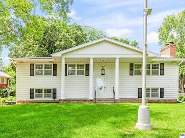 11510 Farnam Street, Omaha, NE 68154
