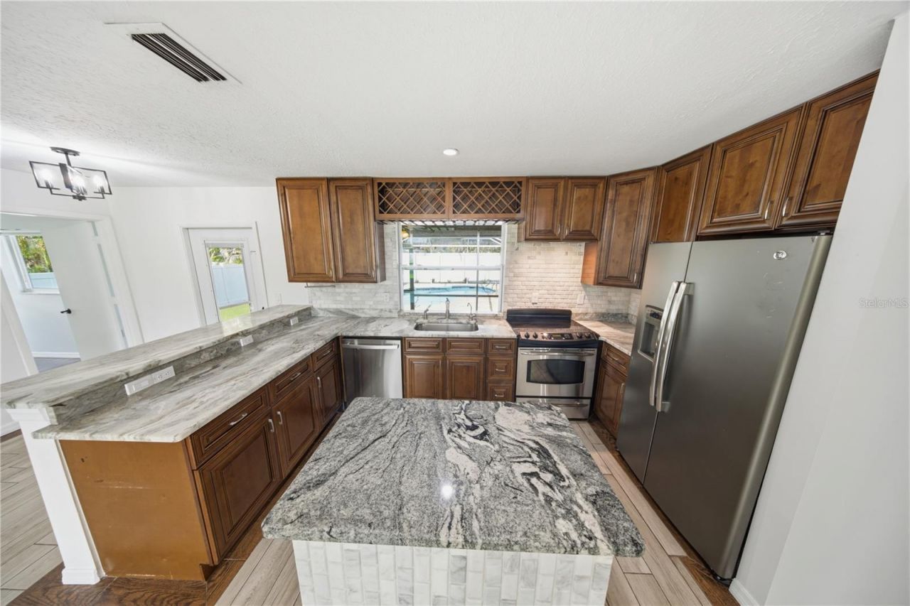 1964 Par Place, Sarasota, FL 34240 Photo