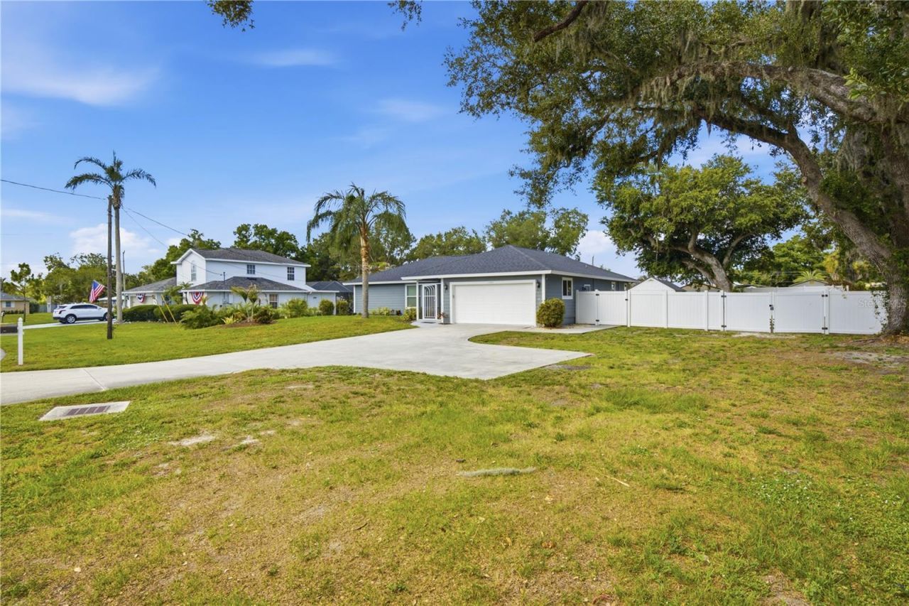 1964 Par Place, Sarasota, FL 34240 Photo