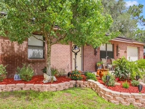 6057 KNOLLWOOD DRIVE , DADE CITY, FL 33523