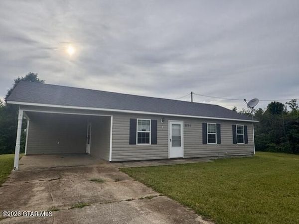 6095 Young Crossing Road, Louisville, MS 39339