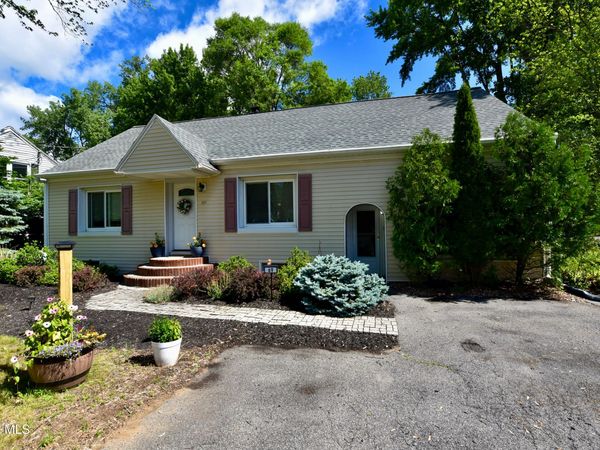 69 Gipp Road, Guilderland, NY 12203