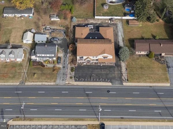 2453 LINCOLN HWY E, LANCASTER, PA 17602