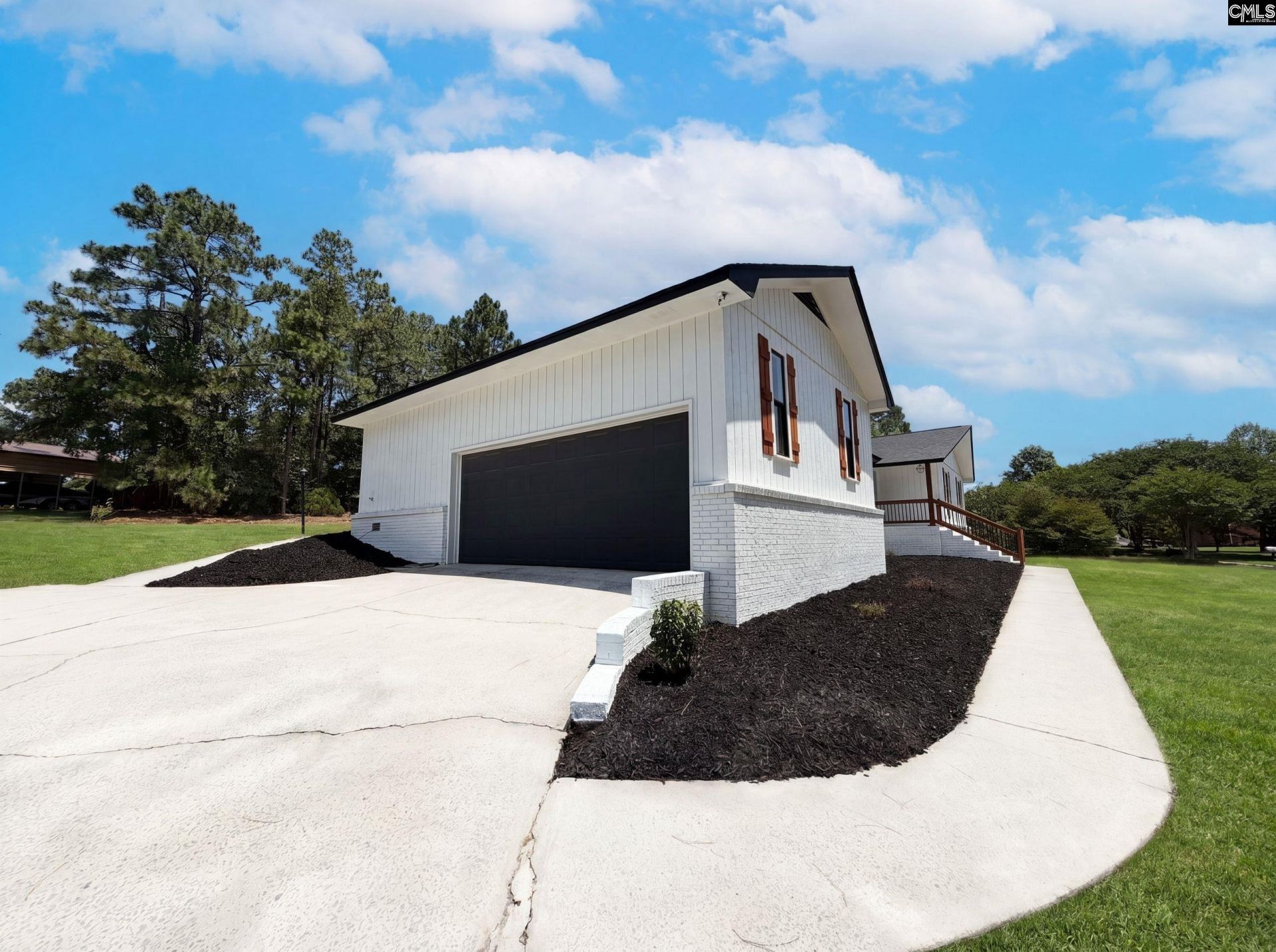 100 Fenrir Drive  Photo 17
