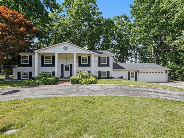 2946 Windsor Drive, St. Joseph, MI 49085