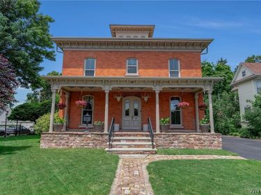 33 State Street, Middleport, NY 14105