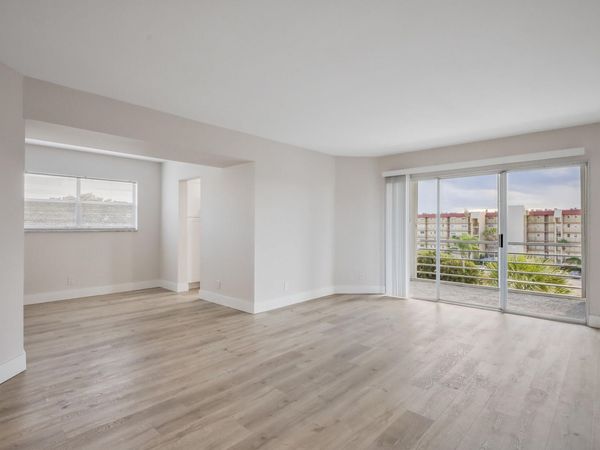3590 Via Poinciana, Unit 501, Lake Worth, FL 33467