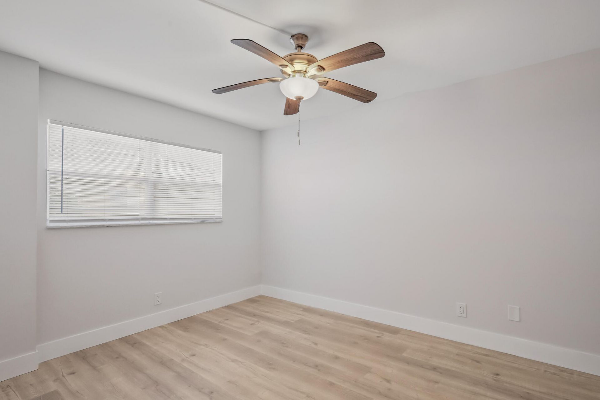 3590 Via Poinciana, Unit 501, Lake Worth, FL 33467 Photo