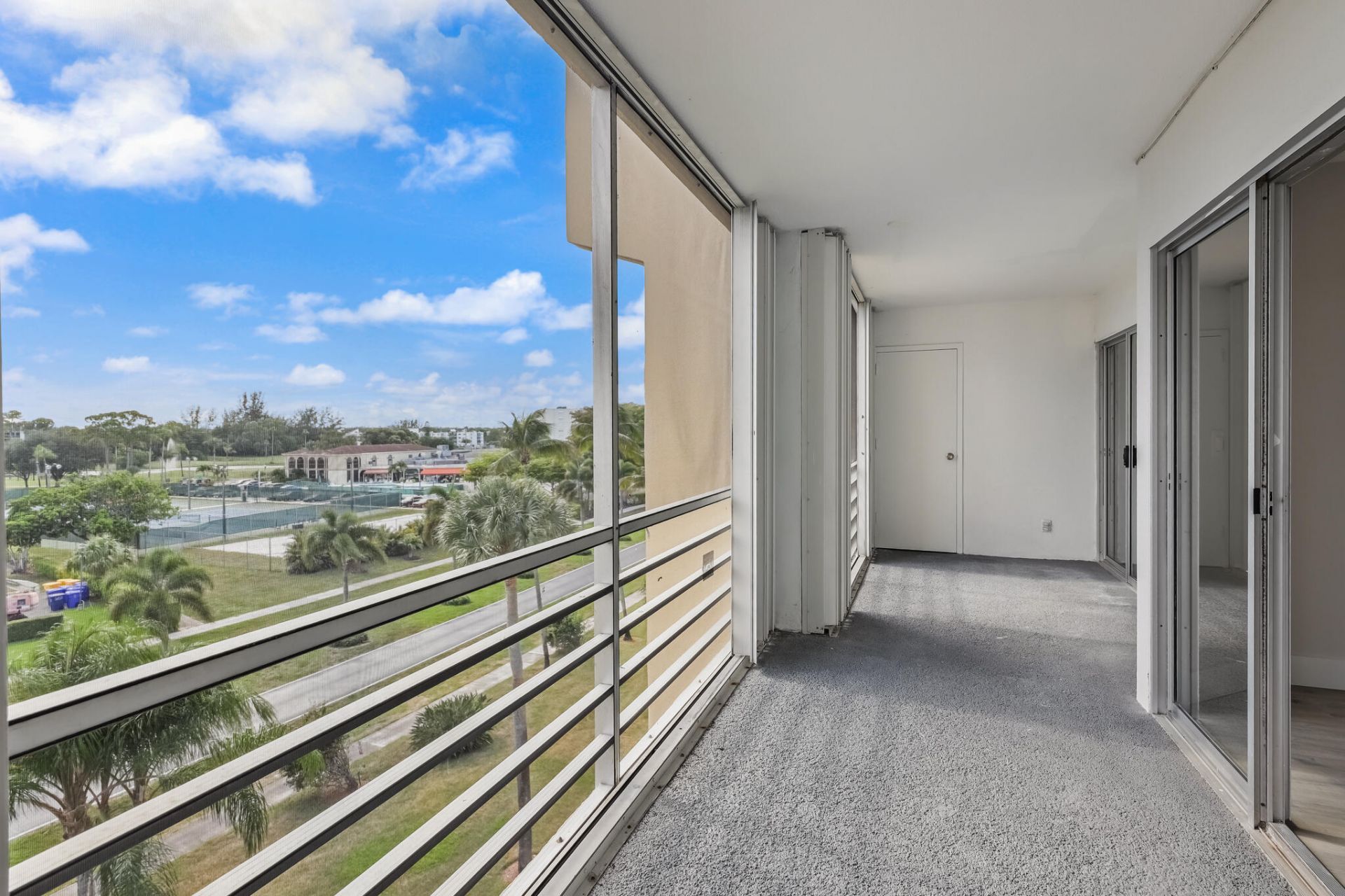3590 Via Poinciana, Unit 501, Lake Worth, FL 33467 Photo