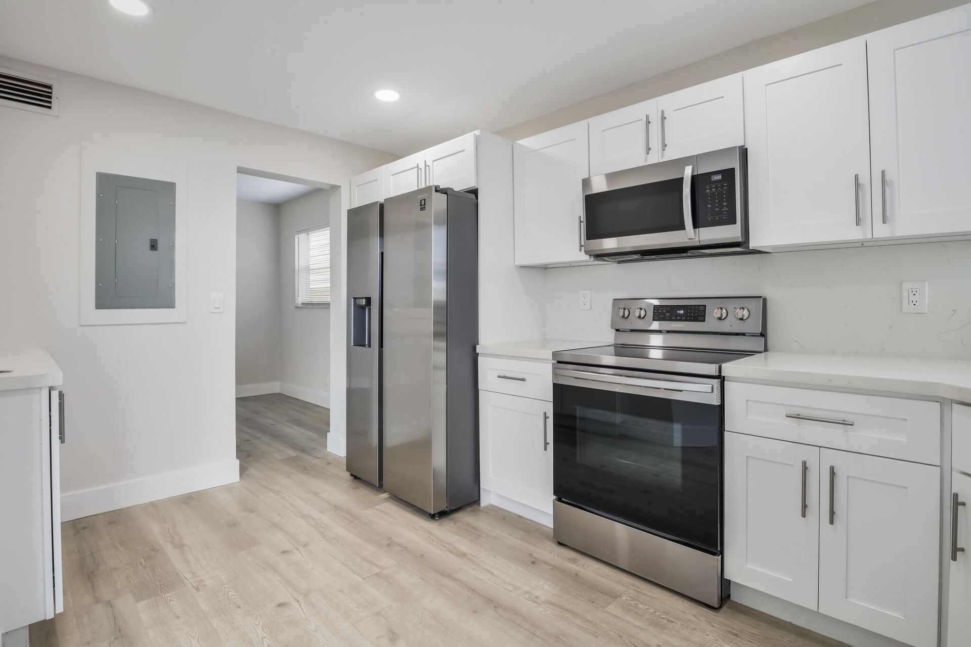 3590 Via Poinciana, Unit 501, Lake Worth, FL 33467 Photo