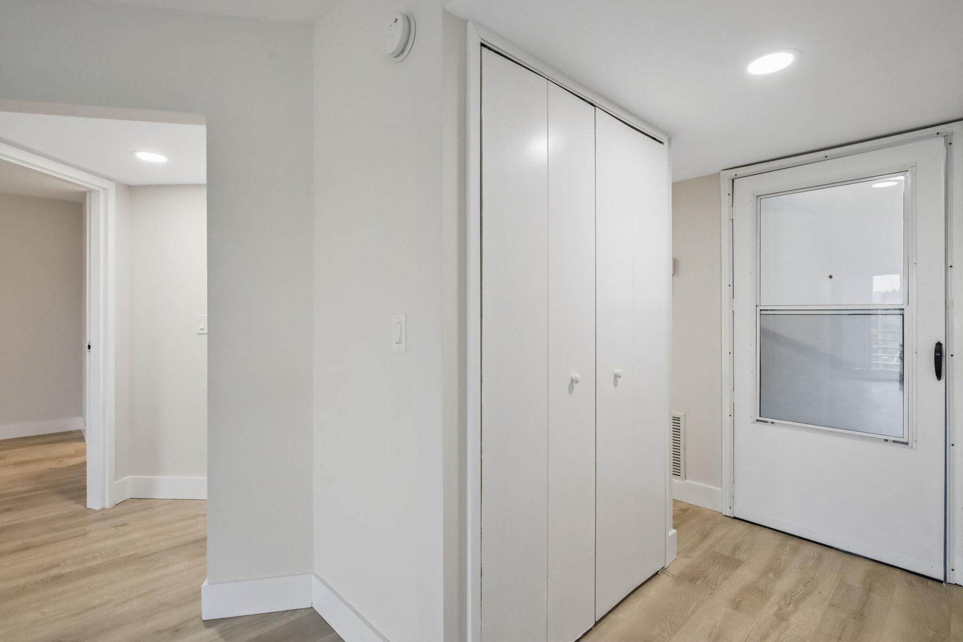 3590 Via Poinciana, Unit 501, Lake Worth, FL 33467 Photo