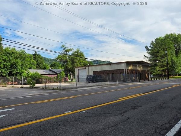 6810 MacCorkle Avenue SE, Charleston, WV 25304