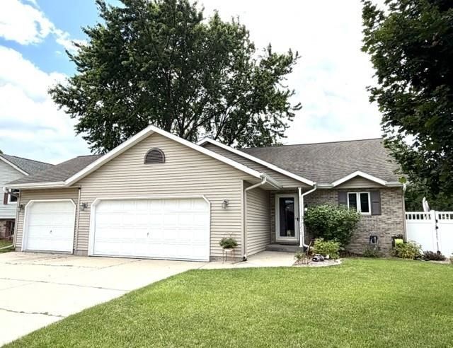 3210 Thornton Drive, Janesville, WI 53548 Main Photo