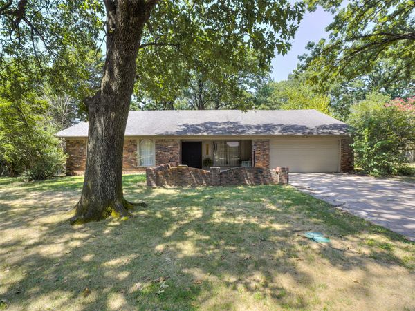 10318 S Sandusky Avenue, Tulsa, OK 74137